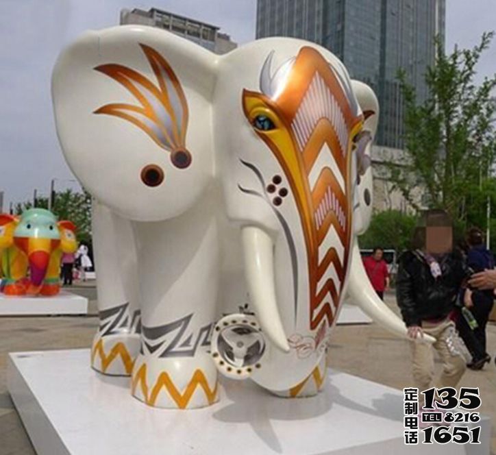 廣場創(chuàng)意玻璃鋼彩繪景觀大象雕塑 廣場創(chuàng)意玻璃鋼彩繪景觀大象雕塑