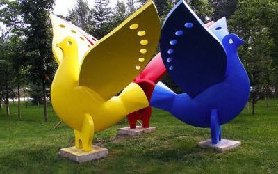 公園抽象仿真創意彩繪玻璃鋼鴿子雕塑