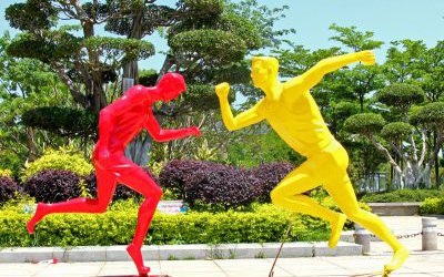 戶外玻璃鋼抽象跑步人物雕塑