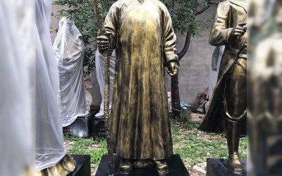 校園名人現(xiàn)代繪畫大師玻璃鋼仿銅齊白石雕塑