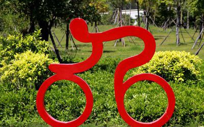 公園大型剪影抽象玻璃鋼自行車運動人物雕塑