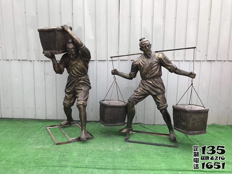 抗筐挑擔(dān)子人物玻璃鋼仿銅農(nóng)耕勞動(dòng)人物雕塑 抗筐挑擔(dān)子人物玻璃鋼仿銅農(nóng)耕勞動(dòng)人物雕塑