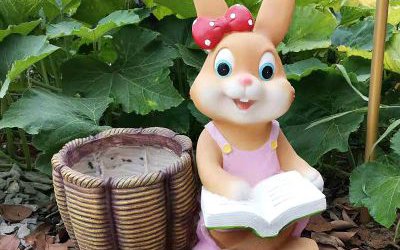 動(dòng)物園玻璃鋼卡通彩繪兔子雕塑