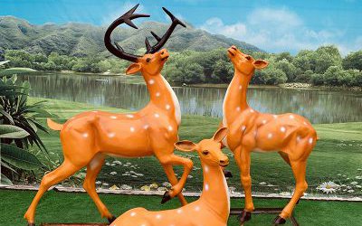 玻璃鋼彩繪景區(qū)仿真動(dòng)物梅花鹿雕塑