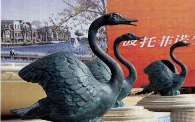 園林景觀擺放銅鑄天鵝雕塑
