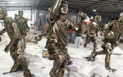 校園體育館玻璃鋼仿銅人物打籃球雕塑