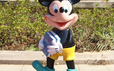 戶外景區玻璃鋼卡通米老鼠雕塑