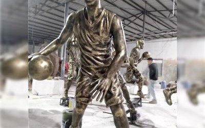 景區(qū)景觀擺放打籃球玻璃鋼仿銅運(yùn)動(dòng)人物雕塑