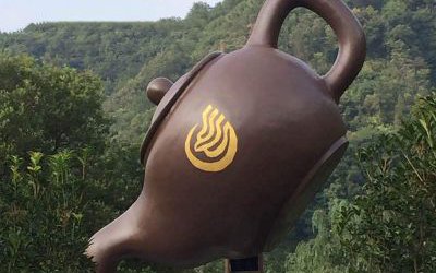 公園景區大型玻璃鋼仿銅懸浮流水天壺雕塑