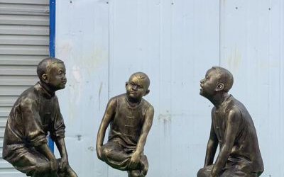 玻璃鋼仿銅民俗生活人物撞拐雕塑